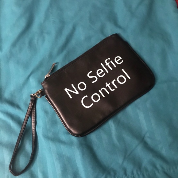 Wrist purse - Picture 3 of 3